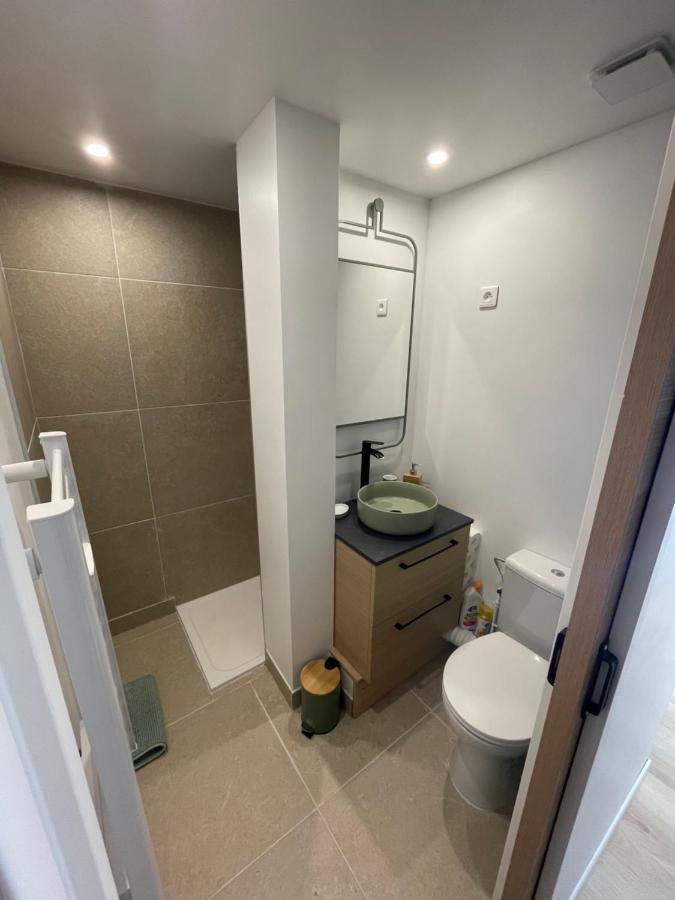 Studio Climatise Piscine Et Proche Plage Sanary-sur-Mer Exterior photo