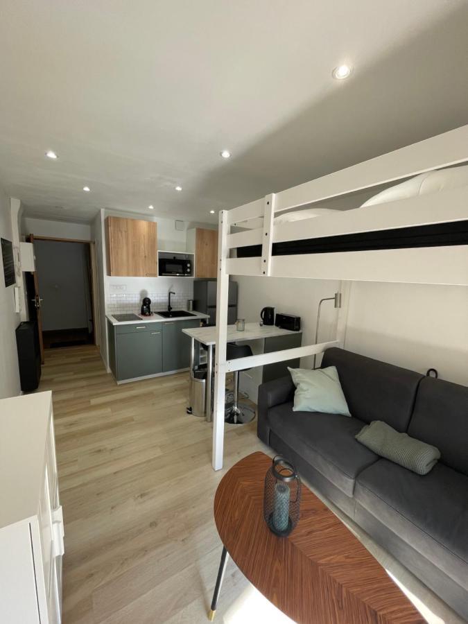 Studio Climatise Piscine Et Proche Plage Sanary-sur-Mer Exterior photo